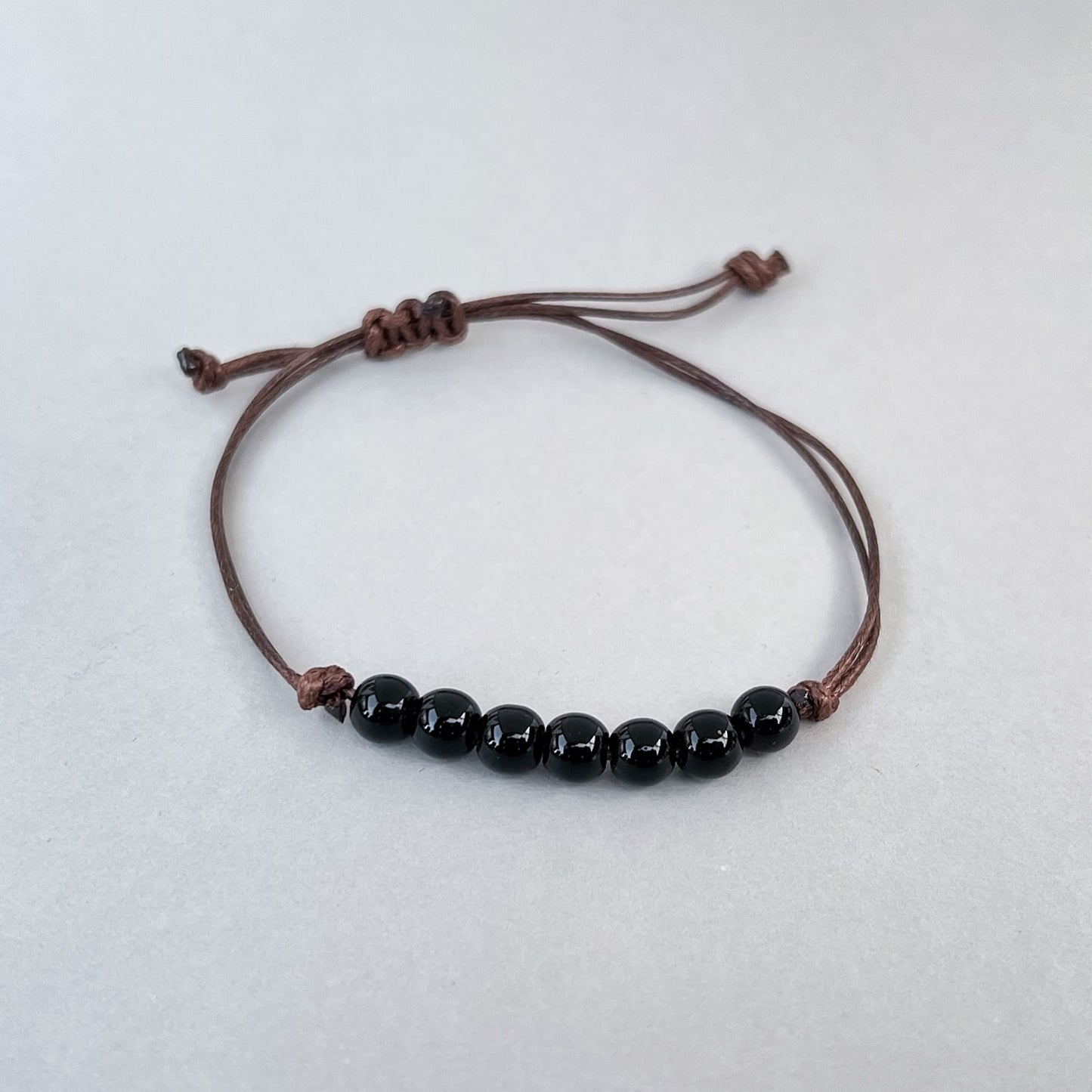 Pulsera hilo turmalina bolas