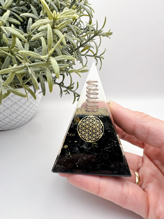 Pirámide de orgonita - Turmalina